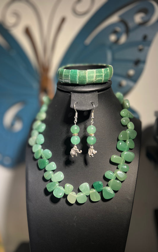 Aventurine Jewelry Set – Necklace, Earrings & Bracelet