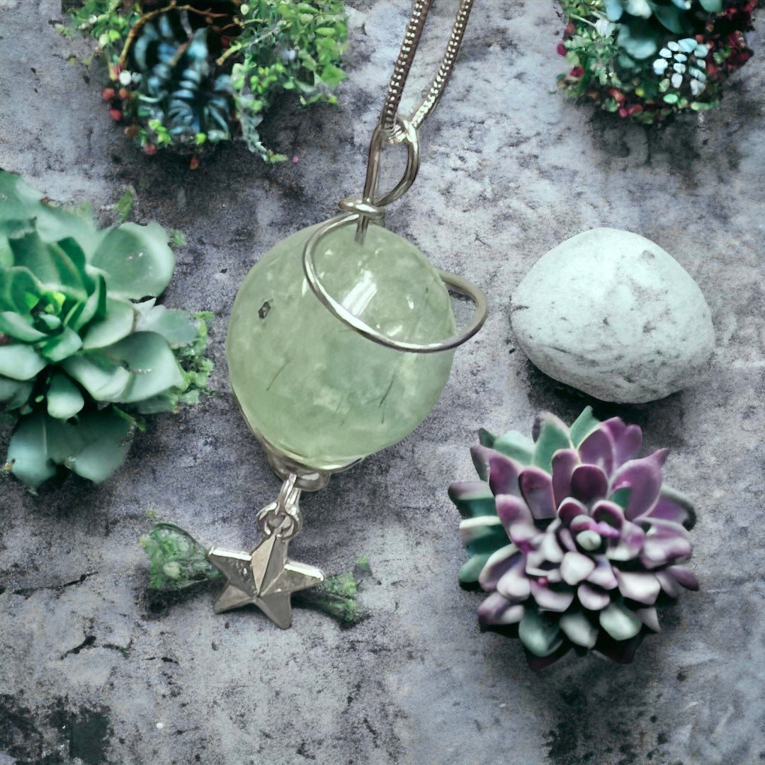 Prehnite solar pendant with star - "stone of dreaming"; it's believed to increase the power of the dream state