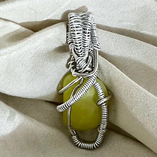 Peridot-strength and balance, brings peace, health and rest – by harmonizing the mind and body. Boost creativity and improve your mood.
